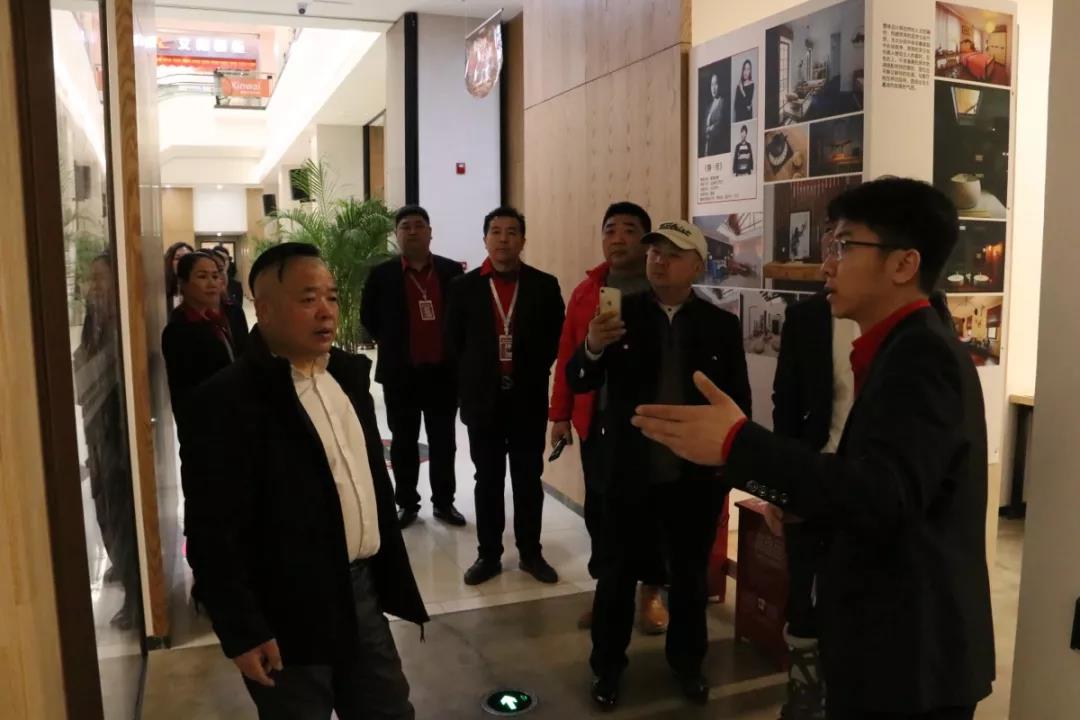 上海多家裝修企業(yè)領(lǐng)導參觀林鳳裝飾集團