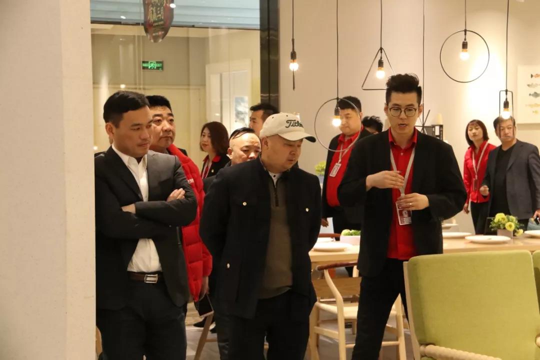 上海多家裝修企業(yè)領(lǐng)導參觀林鳳裝飾集團