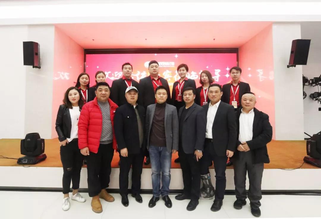上海多家裝修企業(yè)領(lǐng)導參觀林鳳裝飾集團